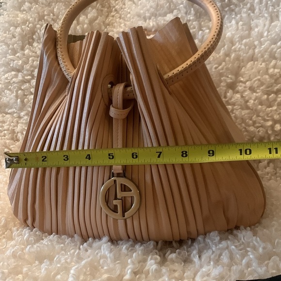 Giorgio Armani pleated bag - Picture 11 of 17